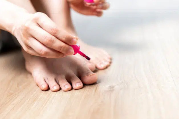 painting toenails